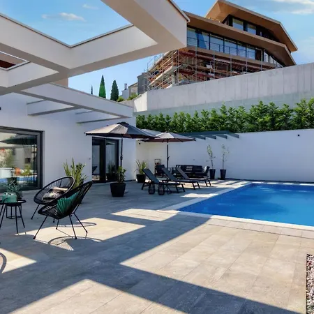 Design M بيت للعطل بولا