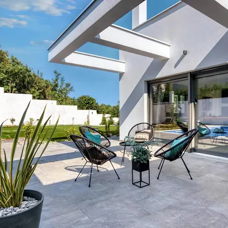 Design M بيت للعطل بولا