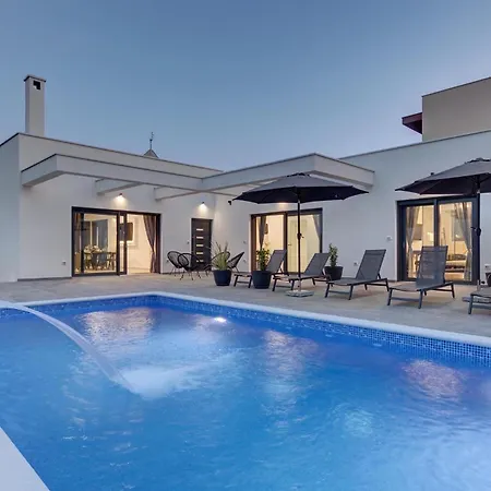 Design M Prázdninový dům Pula