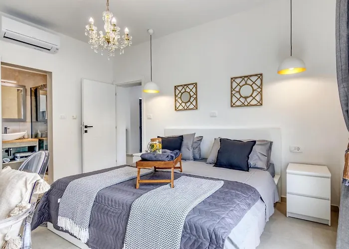 Design M * Πούλα